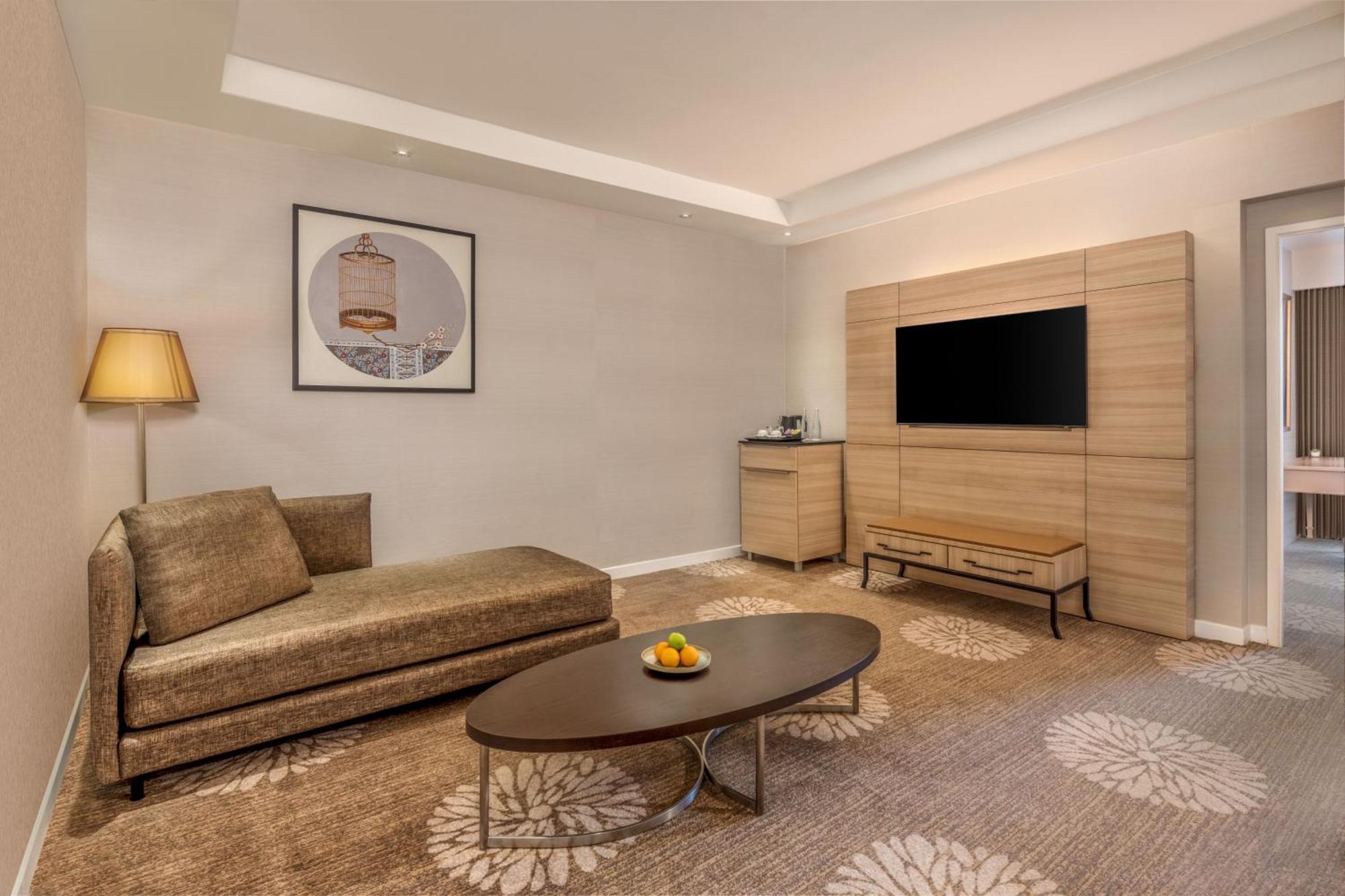 Junior Suite 1 Queen